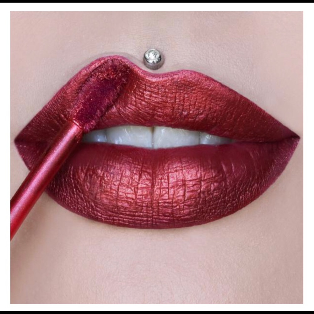 Jeffree Star velour liquid lip poinsettia